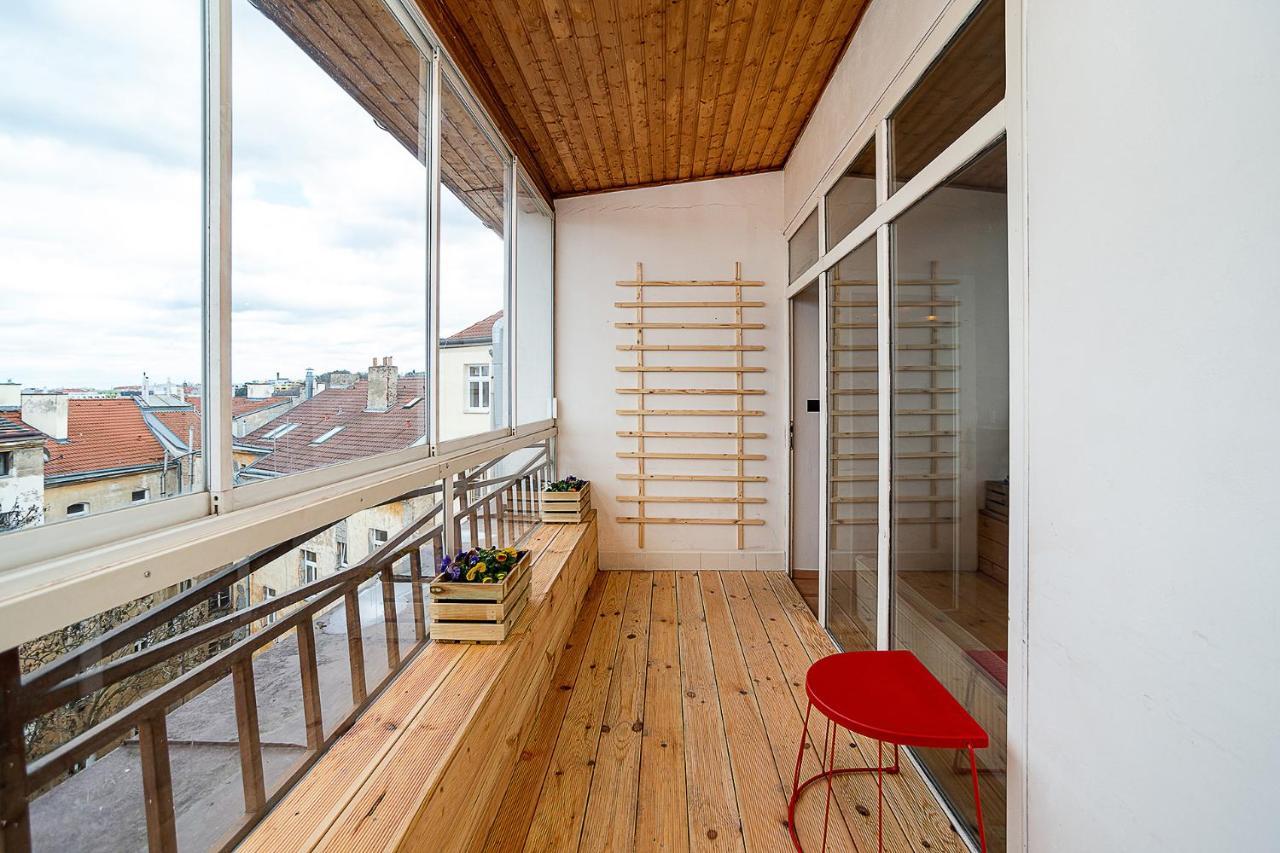 Big 4-Bedroom Flat, Terrace With Great Vitkov View Prague Extérieur photo