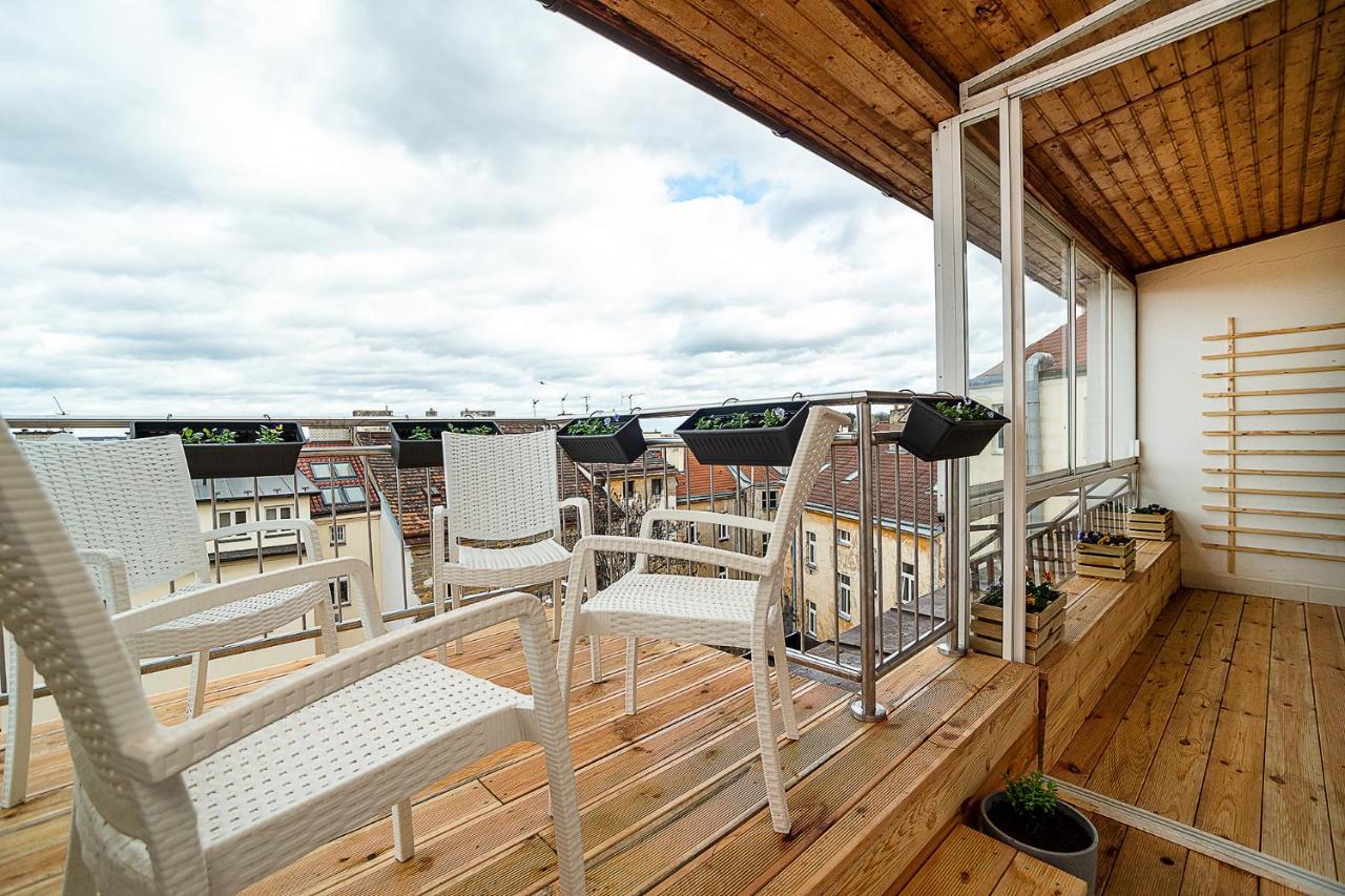 Big 4-Bedroom Flat, Terrace With Great Vitkov View Prague Extérieur photo