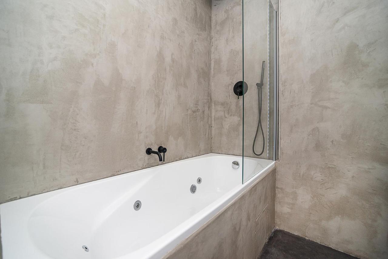 Big 4-Bedroom Flat, Terrace With Great Vitkov View Prague Extérieur photo