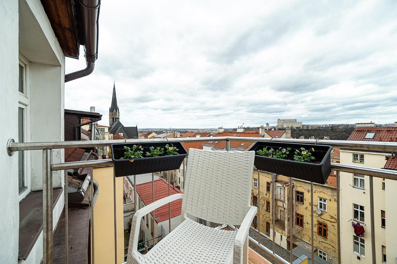 Big 4-Bedroom Flat, Terrace With Great Vitkov View Prague Extérieur photo